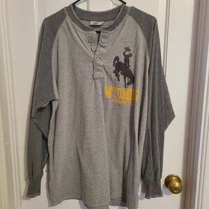 Wyoming Cowboys long sleeve size xl